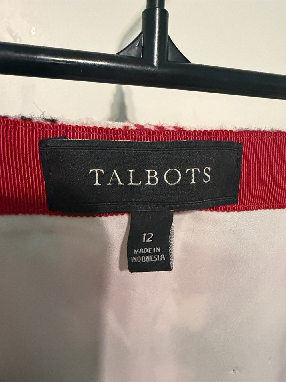 Talbots Wool Blend Red Black White Plaid Mini Skirt Academia Office Wear size 12 - Picture 2 of 8